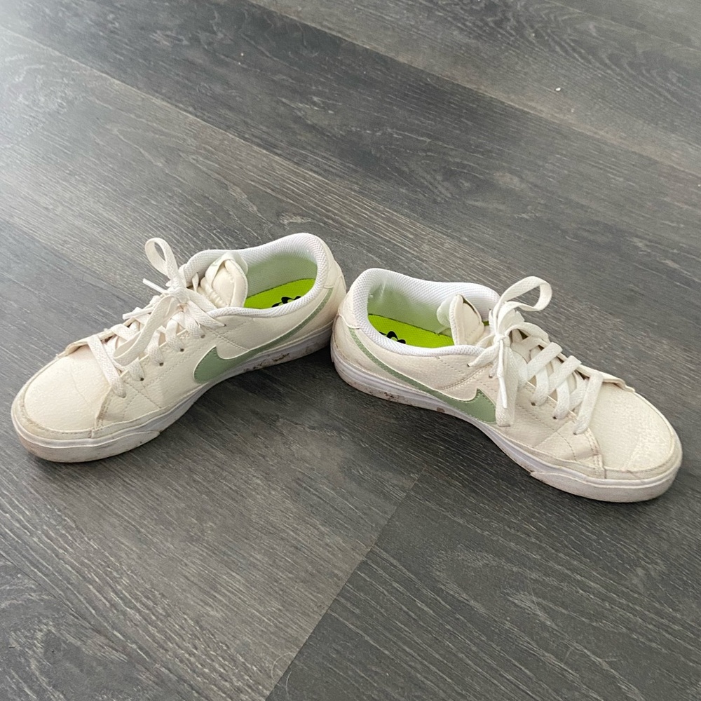 Nike women’s shoes
